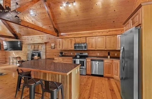 Sylvan Shores Cabin | The Whitetail Lodge S