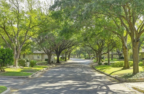 Barton Creek Lakeside Cottage | "THE WHOLE EXPERIENCE"! - Cottage #27 in a private country club community.