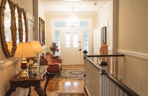 Anderson House | The Wilhite House- Downtown | 3 Bed, 4 Bath