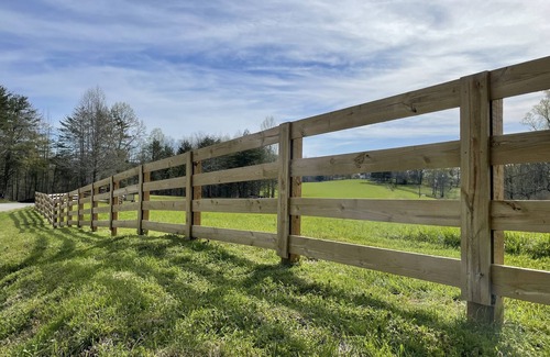 Dahlonega House | The Willow Pond Farm - A Piece of Peace in the North Georgia Mountains