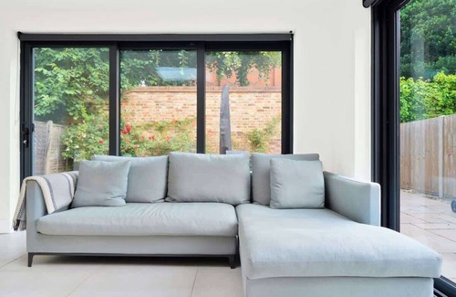 Wimbledon House | The Wimbledon Hideaway - 3BDR Flat with Garden