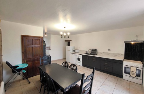 Monsireigne Apartment | The Wine Cellar apartment, summer & winter rental, Pays de Loire