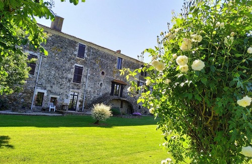 Monsireigne Apartment | The Wine Cellar apartment, summer & winter rental, Pays de Loire