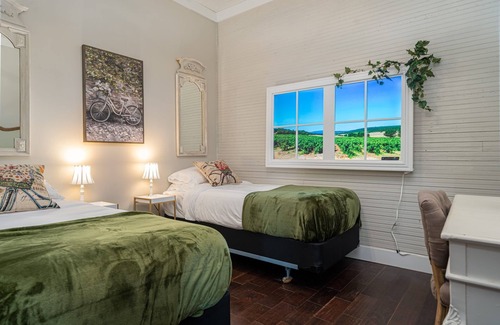 Marthasville Bed & Breakfast | The Wineaux! Wine Country charm in Marthasville,MO