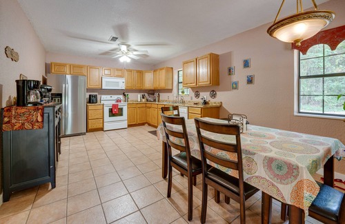 Muenster House | ‘The Winehouse’ Rental in Muenster: Near Wineries!