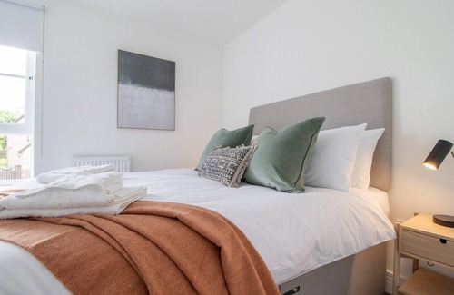 Lochwinnoch Apartment | The Winnoch - modern 2 bed flat