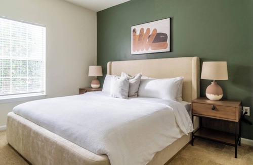 Winston - Salem Apartment | The Winston I - 8718