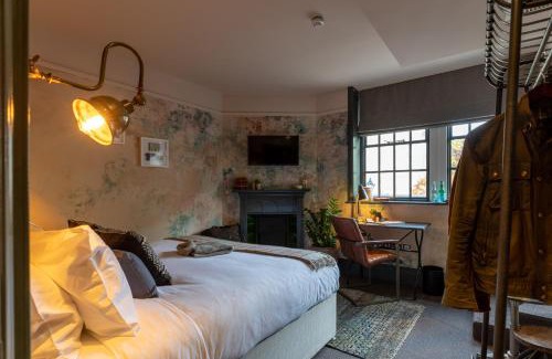 Fulham Broadway Hotel | The Wolfpack Inn