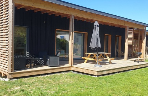 Saint-Pabu House | The wooden vacation home 250 m from the beach/sea - Brittany