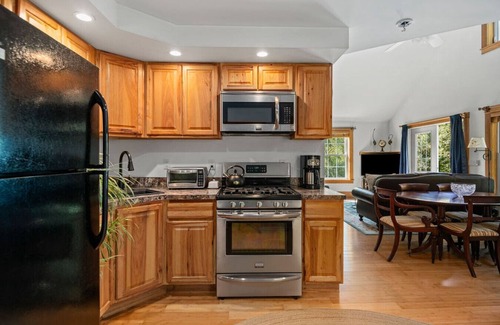 Falmouth Apartment | The Woodland Loft at Falmouth