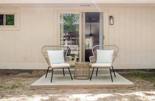 Grogan's Mill House | The Woodlands Escape | 4 Bedrooms, 2 Baths, Walk to Trails, Near Market Street