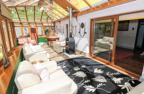 Narberth Cottage | THE WOODLANDS LOWER LEVEL, family friendly in Stepaside