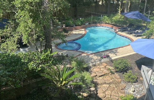 Panther Creek House | The Woodlands luxury private Estate Pool&Spa 5bed5bath Dog friendly