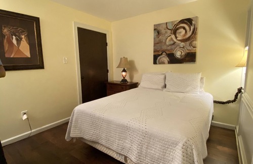 Grogan's Mill House | The Woodlands Superb Location, peaceful nature Guest Suite