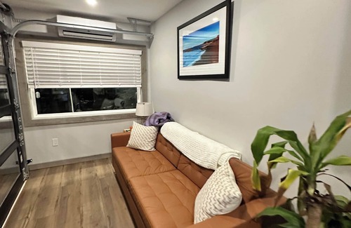 New Glasgow Cottage | The Woodlot Cabin # 1(Coyote Den) Hot tub , cold plunge close to Cavendish