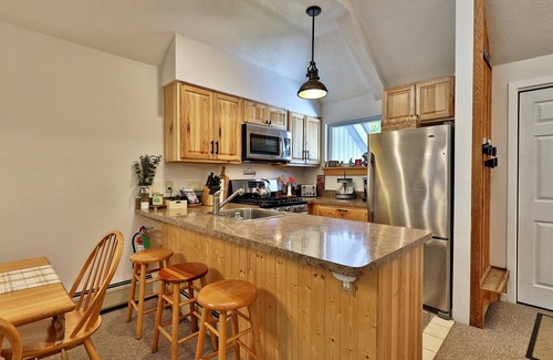 Killington Condo | The Woods V8: Renovated 2BR/2BA Condo w/Amazing Amenities and Location