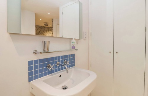 Woodbridge Cottage | THE WORKSHOP, BADINGHAM, romantic, with open fire in Framlingham