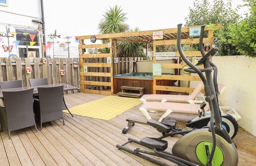Withernsea Cottage | The Yellow House
