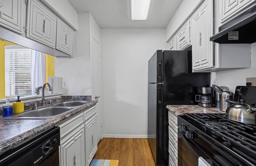 Brentwood Apartment | The Yellow Room