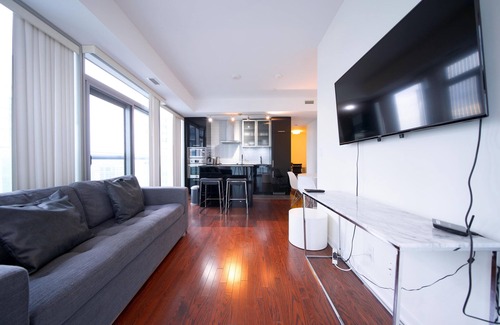 Toronto Entertainment District Apartment | The York Suites