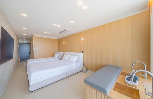 Gangneung House | The Youngjin Pool Villa Pension