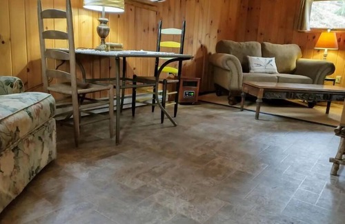 Highlands House | The Zen Den on Loma Linda Farm nLocation and Comfort, Highlands