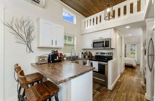 Austin Cabin | The Zilker - Luxury Tiny Home In Austin, TX