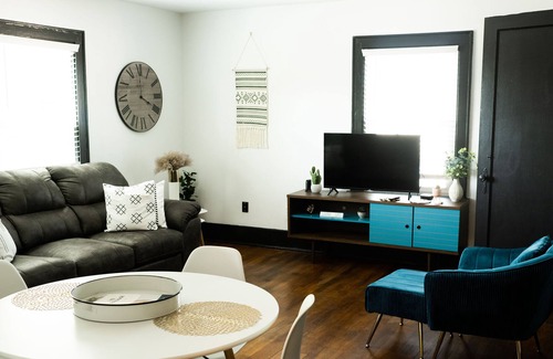 Somerset Apartment | Thee Parsonage Suite B