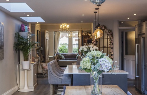 Thamesfield House | TheLondontownhouse + AC There's no place like home