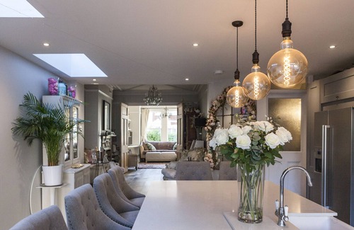 Thamesfield House | TheLondontownhouse + AC There's no place like home