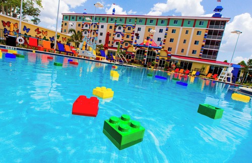 Cypress Gardens Hotel | Theme Park at your Door Steps | Near Lake Dexter | Waterpark and Pool Access
