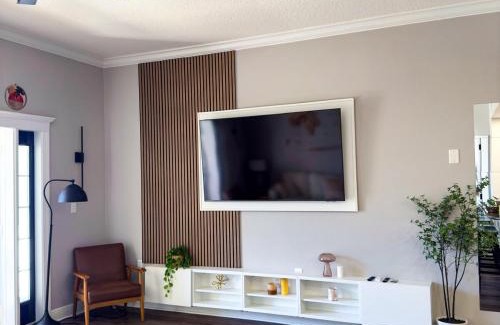 Reunion Apartment | Themed Luxury Apartment With Pools and Jacuzzi