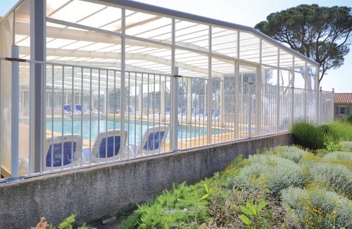 Calvisson House | These charming cottages, 25 km from the beaches and 22 km from Nîmes, await you at the gateway to th
