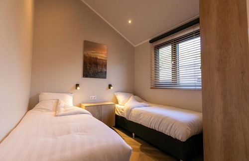 Municipality of Rhenen House | These modern Lodges with heated Dipping Pool are equipped with every luxury and comfort for 6 people.