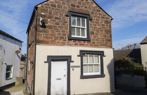 St Bees House | THIMBLE COTTAGE, pet friendly, character holiday cottage in St Bees