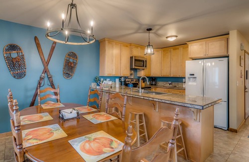 Downtown Leavenworth Condo | Think Oktoberfest & Christmas Dates! Walk to Downtown! Grnd Floor, Free Parking!