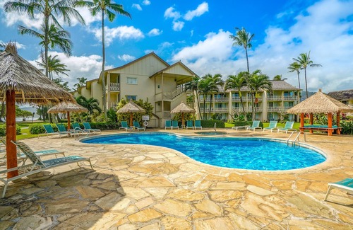 Wailua Apartment | Third floor resort studio - ocean-view lanai - steps to beachside pool, hot tub