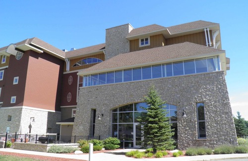 Traverse City Condo | Third Floor Suite with lots of amenties