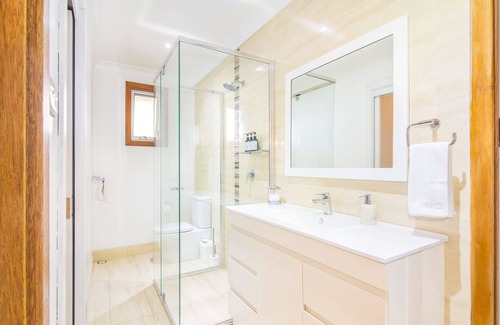 Thirroul Cabin | Thirroul getaway with Island twist