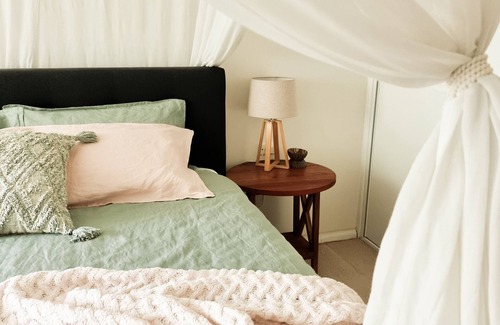 Thirroul Cabin | Thirroul getaway with Island twist
