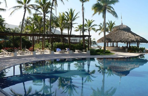 Ixtapa Condo | This 2200sf Unit is steps from the beach and includes stunning sunset views.