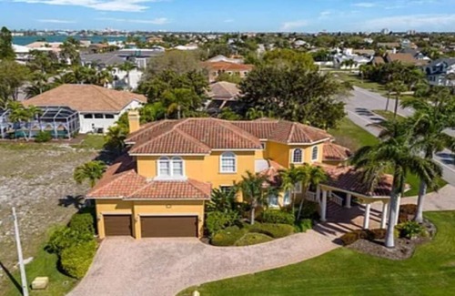 Tierra Verde House | This 3698 square feet Single Family home has 4 bedrooms and 4 bathrooms