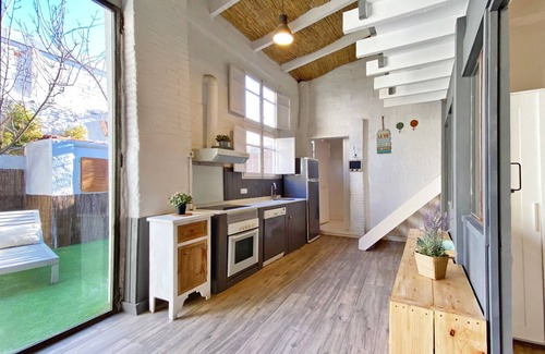 Sants-Montjuic Villa | This 4 + 1 bedroom and 3 bathroom dream house