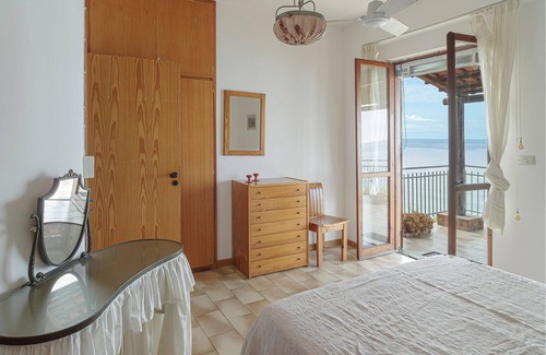 San Mauro Cilento House | This apartment is located only about 70 meters as the crow flies from the sea and is therefore ideal