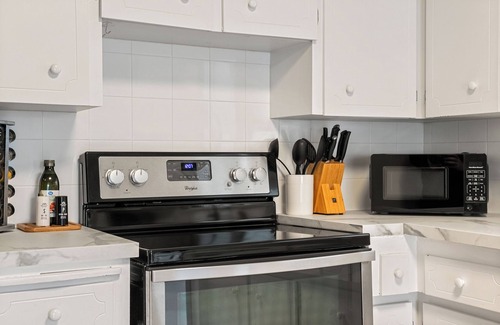 Inglewood Apartment | This apartment is a 2 bedroom(s), 1 bathrooms, located in Calgary, AB.