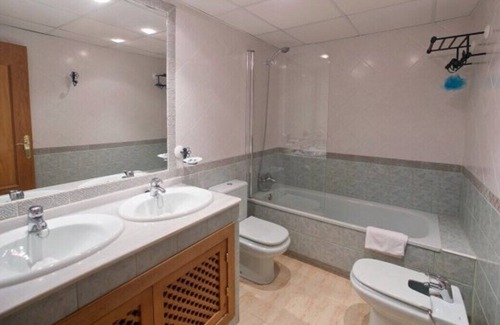 Diputacion de Rincon de San Gines Apartment | This apartment is a 2 bedroom(s), 2 bathrooms, located in La Manga Club, Murcia.