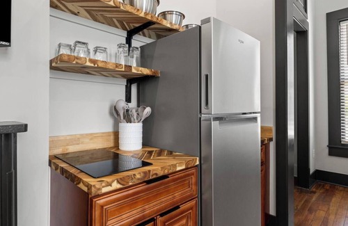 Frankfort Apartment | This apartment is a 2 bedroom(s), 1 bathrooms, located in Frankfort, KY.
