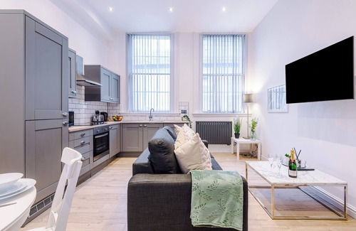 Liverpool City Centre Apartment | This apartment is a 2 bedroom(s), 1 bathrooms, located in Liverpool, .