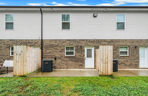 Clarksville Apartment | This apartment is a 2 bedroom(s), 2.5 bathrooms, located in Clarksville, TN.