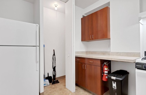 Downtown Harrisburg Apartment | This apartment is a 1 bedroom(s), 1 bathrooms, located in Harrisburg, PA.
